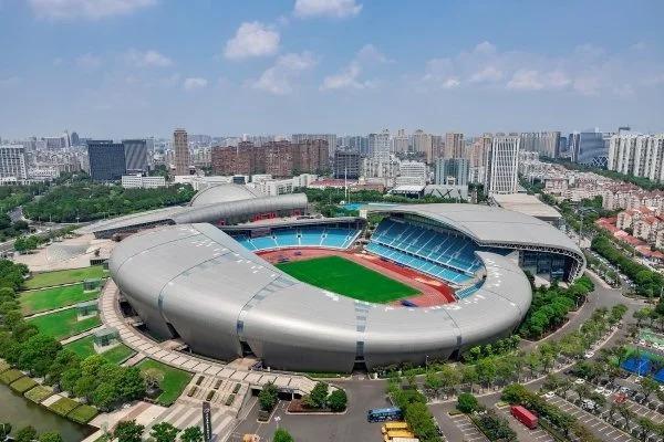 金股配资网 苏超“笔画保卫战”门票极速售罄：常州为战南京启用4万人主场，预约人数达76万
